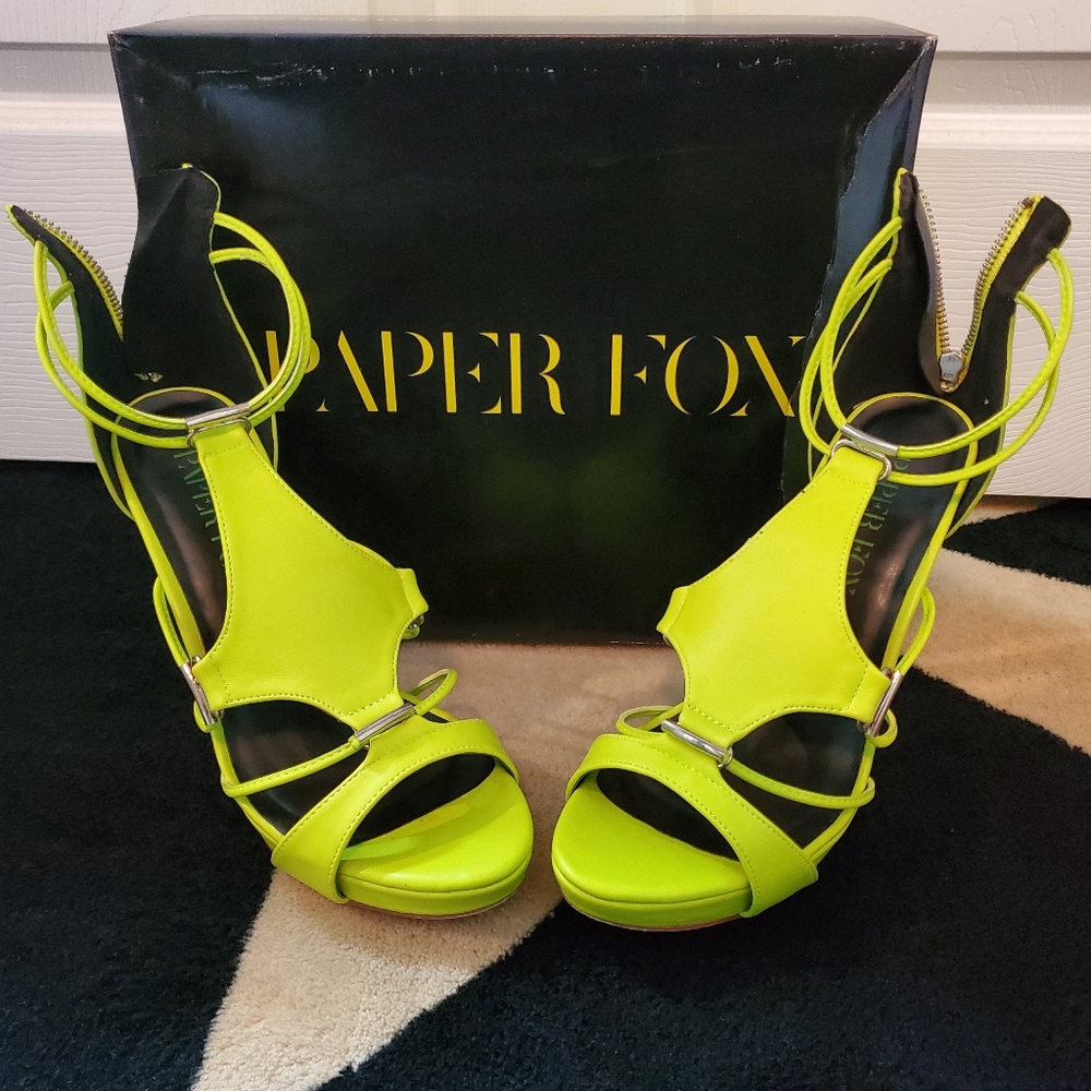 Heels - Picture 3 of 3